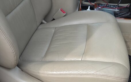 Toyota Land Cruiser 100 рестайлинг 2, 2007 год, 3 300 000 рублей, 23 фотография