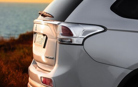 Mitsubishi Outlander III рестайлинг 3, 2014 год, 1 260 000 рублей, 14 фотография
