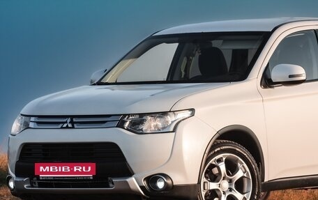 Mitsubishi Outlander III рестайлинг 3, 2014 год, 1 260 000 рублей, 11 фотография