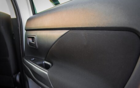 Mitsubishi Outlander III рестайлинг 3, 2014 год, 1 260 000 рублей, 23 фотография