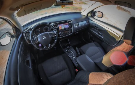 Mitsubishi Outlander III рестайлинг 3, 2014 год, 1 260 000 рублей, 28 фотография