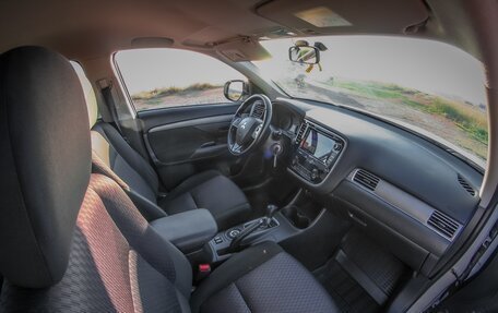 Mitsubishi Outlander III рестайлинг 3, 2014 год, 1 260 000 рублей, 27 фотография