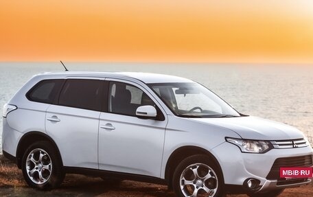 Mitsubishi Outlander III рестайлинг 3, 2014 год, 1 260 000 рублей, 19 фотография