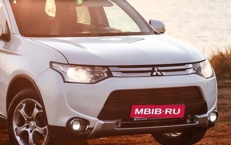 Mitsubishi Outlander III рестайлинг 3, 2014 год, 1 260 000 рублей, 20 фотография