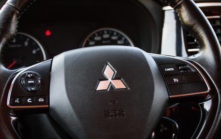 Mitsubishi Outlander III рестайлинг 3, 2014 год, 1 260 000 рублей, 33 фотография