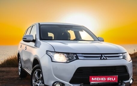 Mitsubishi Outlander III рестайлинг 3, 2014 год, 1 260 000 рублей, 39 фотография