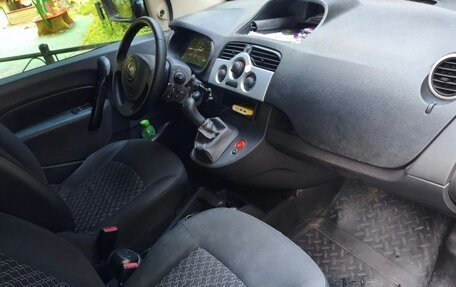 Renault Kangoo II рестайлинг, 2011 год, 500 000 рублей, 2 фотография