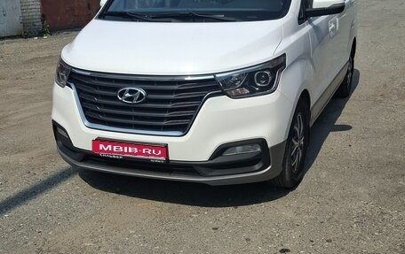 Hyundai H-1 II рестайлинг, 2021 год, 3 500 000 рублей, 1 фотография