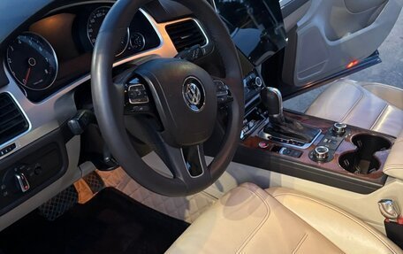 Volkswagen Touareg III, 2011 год, 2 300 000 рублей, 12 фотография