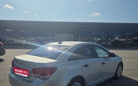 Chevrolet Cruze II, 2010 год, 440 000 рублей, 4 фотография