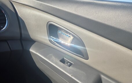 Chevrolet Cruze II, 2010 год, 440 000 рублей, 10 фотография