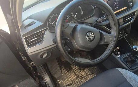Skoda Rapid II, 2022 год, 1 730 000 рублей, 5 фотография