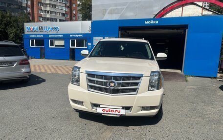 Cadillac Escalade III, 2013 год, 2 250 000 рублей, 2 фотография