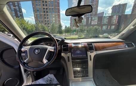 Cadillac Escalade III, 2013 год, 2 250 000 рублей, 14 фотография