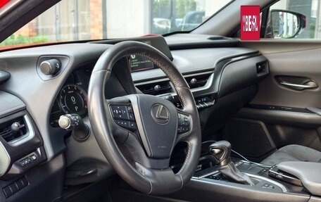 Lexus UX I, 2021 год, 2 690 000 рублей, 8 фотография