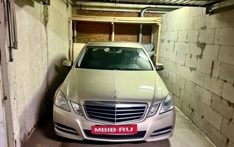 Mercedes-Benz E-Класс, 2012 год, 1 500 000 рублей, 2 фотография