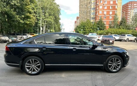 Volkswagen Passat B8 рестайлинг, 2018 год, 1 850 000 рублей, 2 фотография