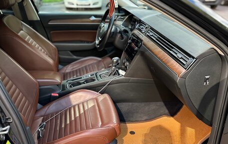 Volkswagen Passat B8 рестайлинг, 2018 год, 1 850 000 рублей, 8 фотография