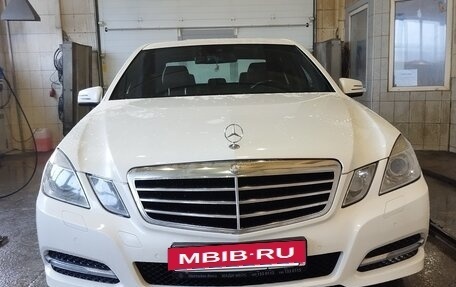 Mercedes-Benz E-Класс, 2012 год, 1 800 000 рублей, 8 фотография