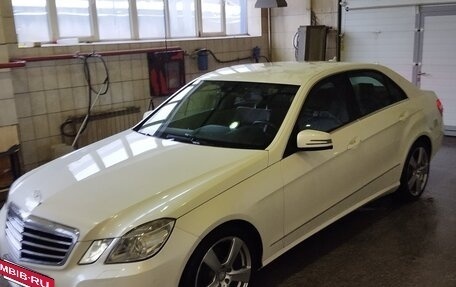Mercedes-Benz E-Класс, 2012 год, 1 800 000 рублей, 11 фотография