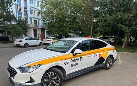 Hyundai Sonata VIII, 2021 год, 1 600 000 рублей, 2 фотография
