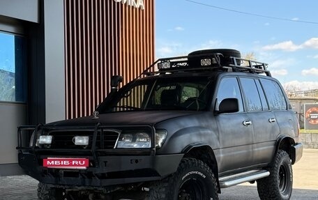 Toyota Land Cruiser 100 рестайлинг 2, 2004 год, 2 190 000 рублей, 10 фотография