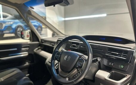 Honda Stepwgn IV, 2016 год, 1 750 000 рублей, 20 фотография