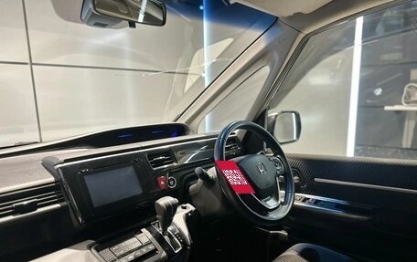 Honda Stepwgn IV, 2016 год, 1 750 000 рублей, 21 фотография