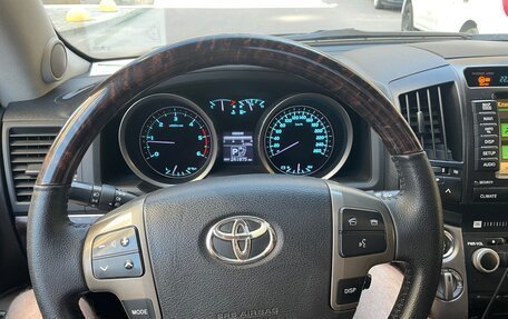 Toyota Land Cruiser 200, 2011 год, 2 990 000 рублей, 8 фотография