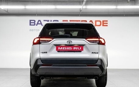 Toyota RAV4, 2021 год, 3 450 000 рублей, 7 фотография