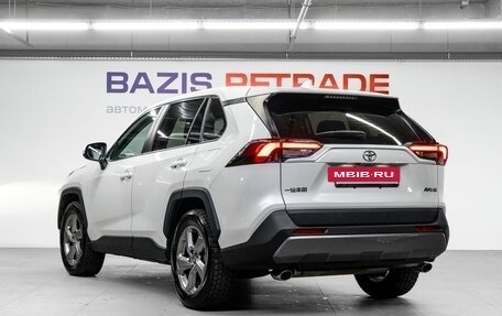 Toyota RAV4, 2021 год, 3 450 000 рублей, 8 фотография