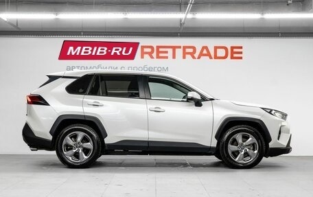 Toyota RAV4, 2021 год, 3 450 000 рублей, 5 фотография