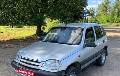 Chevrolet Niva I рестайлинг, 2004 год, 220 000 рублей, 1 фотография