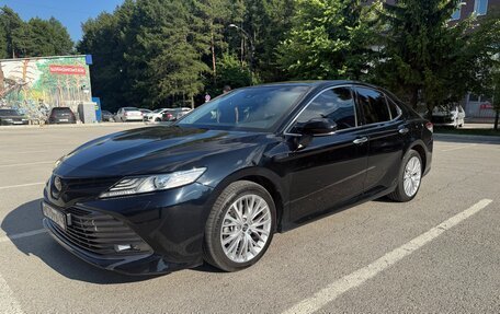Toyota Camry, 2019 год, 2 999 999 рублей, 2 фотография