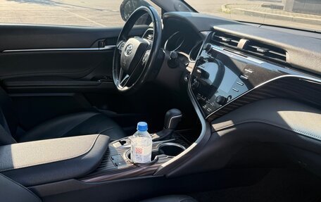 Toyota Camry, 2019 год, 2 999 999 рублей, 10 фотография