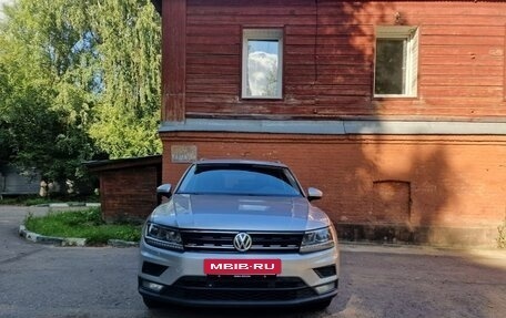 Volkswagen Tiguan II, 2018 год, 2 300 000 рублей, 3 фотография