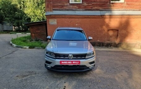 Volkswagen Tiguan II, 2018 год, 2 300 000 рублей, 2 фотография