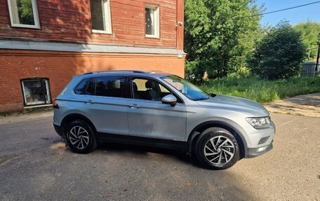 Volkswagen Tiguan II, 2018 год, 2 300 000 рублей, 14 фотография