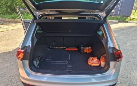 Volkswagen Tiguan II, 2018 год, 2 300 000 рублей, 23 фотография