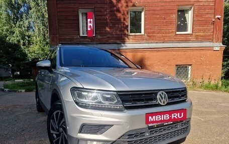 Volkswagen Tiguan II, 2018 год, 2 300 000 рублей, 15 фотография