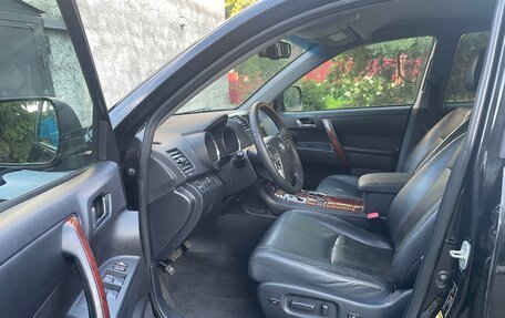 Toyota Highlander III, 2011 год, 1 590 000 рублей, 8 фотография
