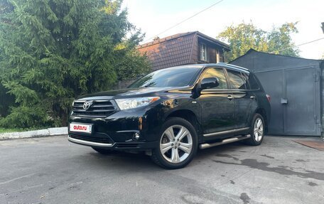 Toyota Highlander III, 2011 год, 1 590 000 рублей, 2 фотография