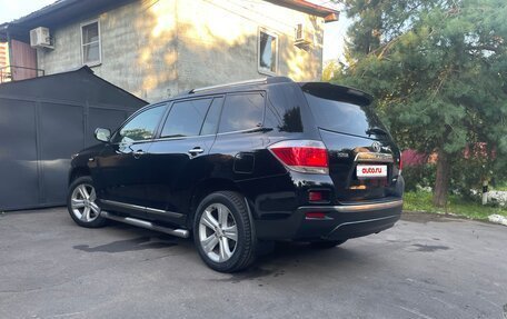 Toyota Highlander III, 2011 год, 1 590 000 рублей, 4 фотография