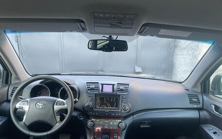 Toyota Highlander III, 2011 год, 1 590 000 рублей, 13 фотография