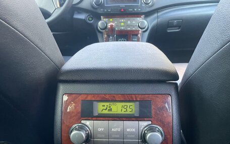 Toyota Highlander III, 2011 год, 1 590 000 рублей, 15 фотография
