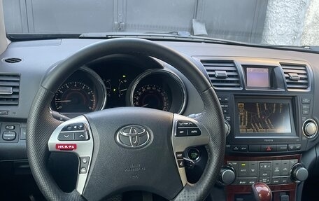 Toyota Highlander III, 2011 год, 1 590 000 рублей, 14 фотография