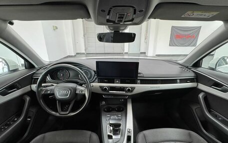 Audi A4, 2019 год, 2 600 000 рублей, 11 фотография