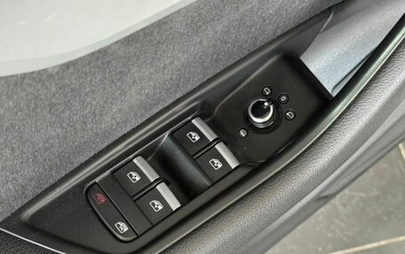 Audi A4, 2019 год, 2 600 000 рублей, 20 фотография