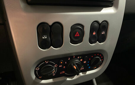 Renault Logan I, 2013 год, 750 000 рублей, 11 фотография