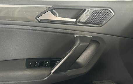 Volkswagen Tiguan II, 2020 год, 2 530 000 рублей, 17 фотография